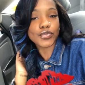 Meet your Posher, Shania